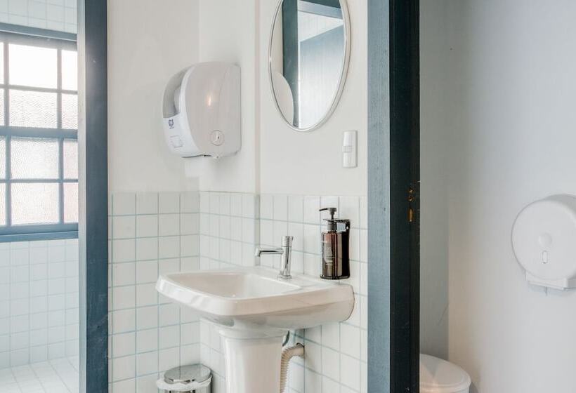 공동 객실, Selina Floripa