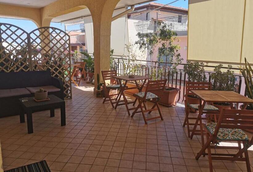 Standard Triple Room with Terrace, Cesare S Guests Acitrezza
