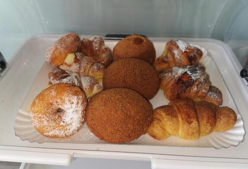 اتاق لوکس با تراس, Cesare S Guests Acitrezza