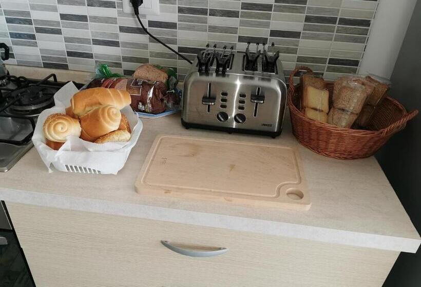 اتاق لوکس با تراس, Cesare S Guests Acitrezza