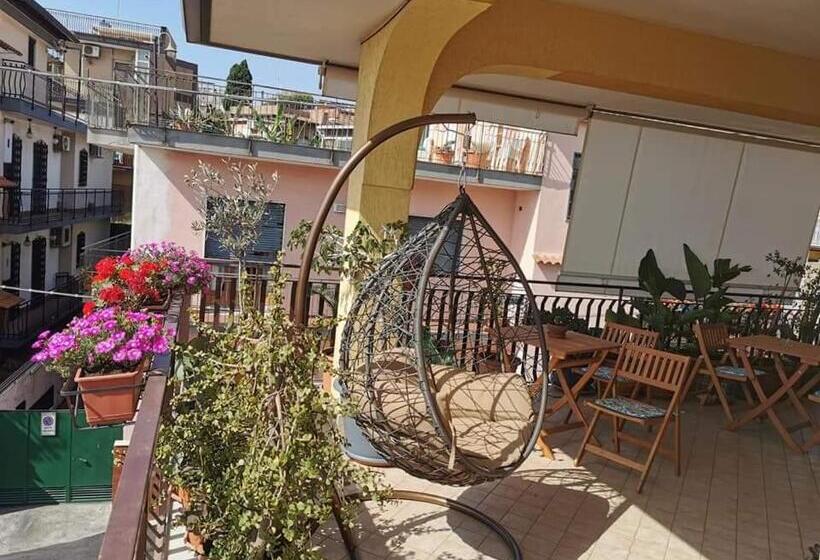 اتاق لوکس با تراس, Cesare S Guests Acitrezza