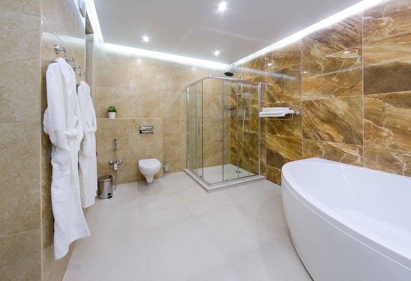 آپارتمان لوکس 1 خوابه, The First Apart