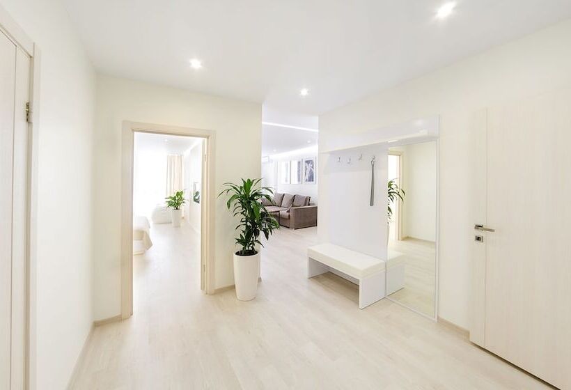 آپارتمان لوکس 1 خوابه, The First Apart