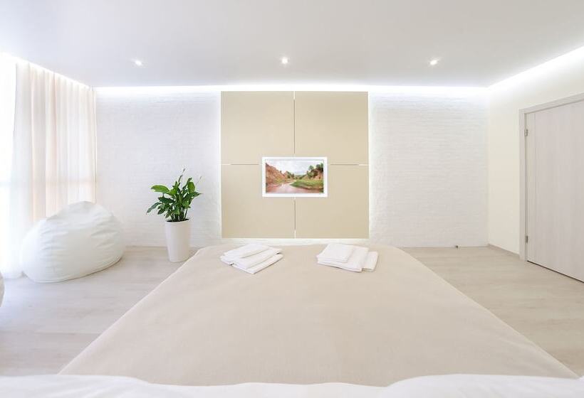 آپارتمان لوکس 1 خوابه, The First Apart