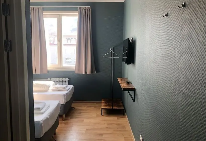 اتاق استاندارد, Yunost