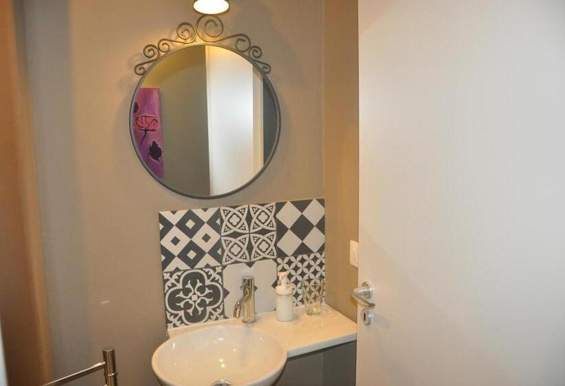 اتاق استاندارد, Jennys Place