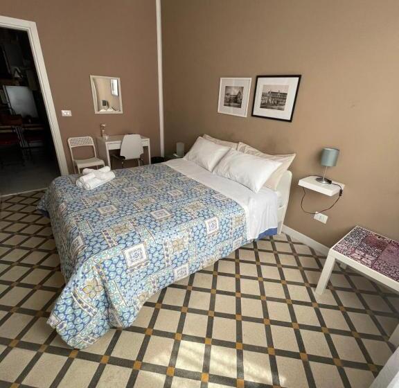 اتاق استاندارد, Jennys Place