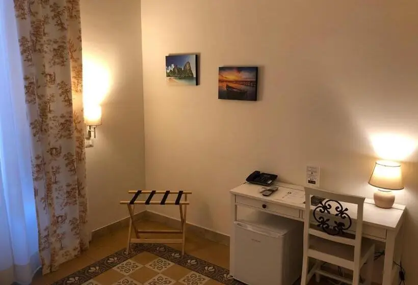 اتاق استاندارد یک تخته با بالکن, Liberty Palace
