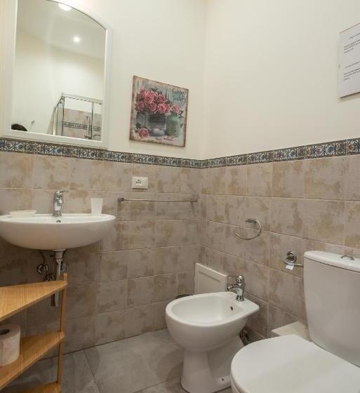 标准间, Liberty Palace