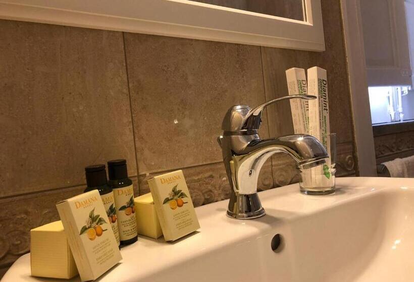 带阳台的豪华间, Liberty Palace