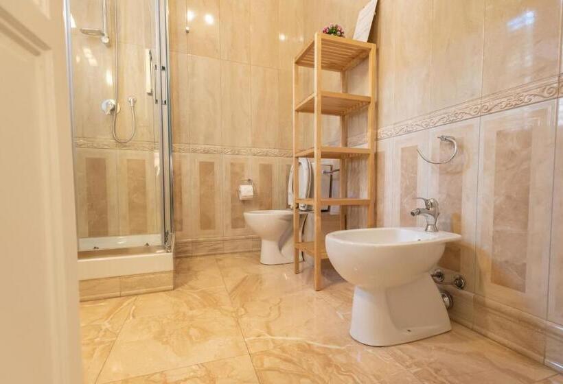 带阳台的豪华间, Liberty Palace