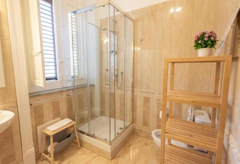 带阳台的豪华间, Liberty Palace