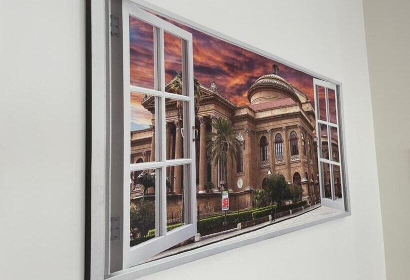 带大床的标准间, Liberty Palace