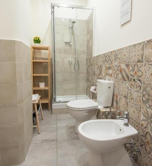 标准间, Liberty Palace