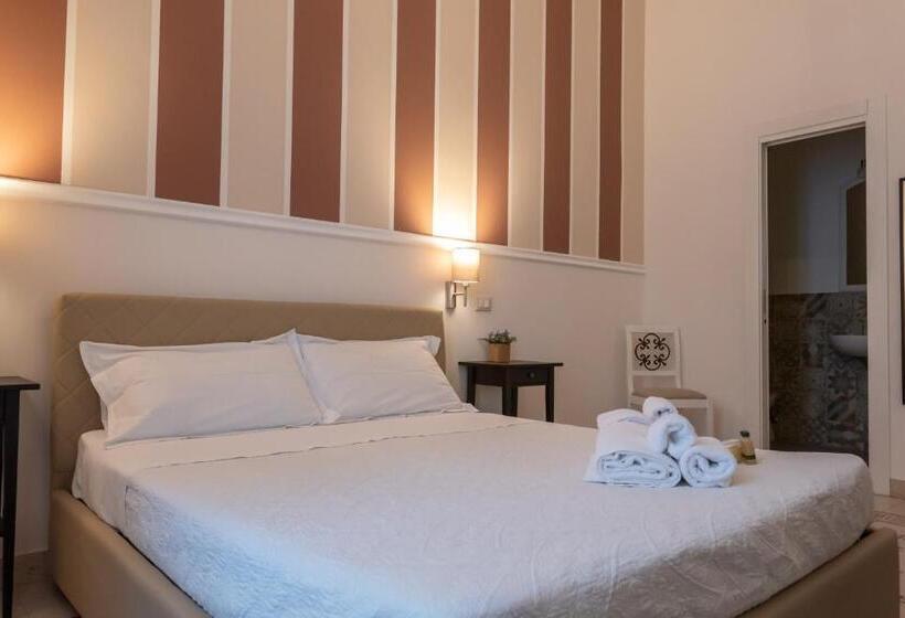 标准间, Liberty Palace