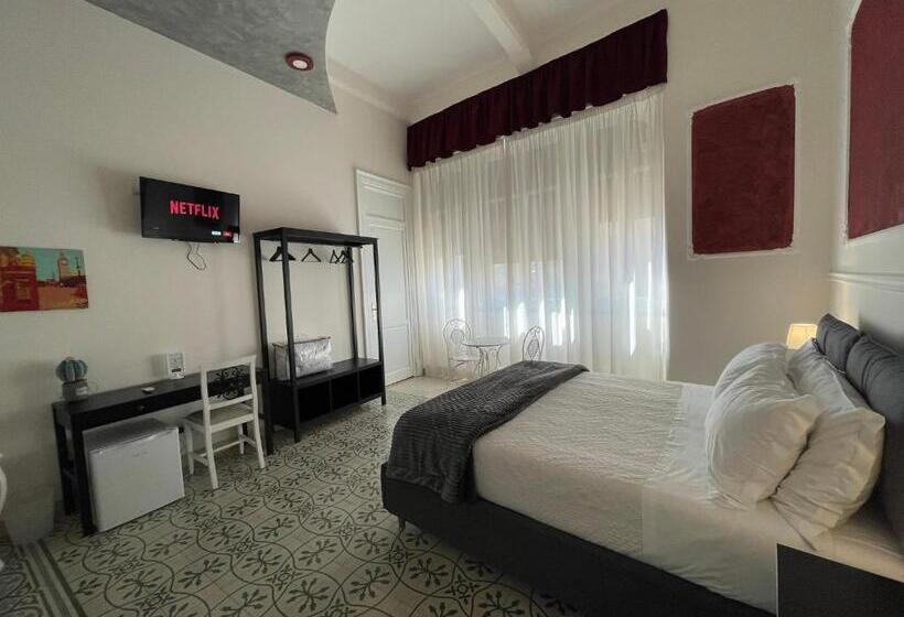 带大床的标准间, Liberty Palace