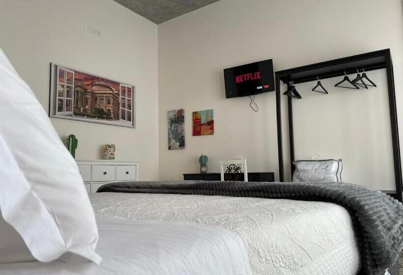 带大床的标准间, Liberty Palace