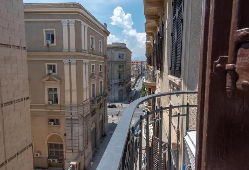 带阳台的豪华间, Liberty Palace