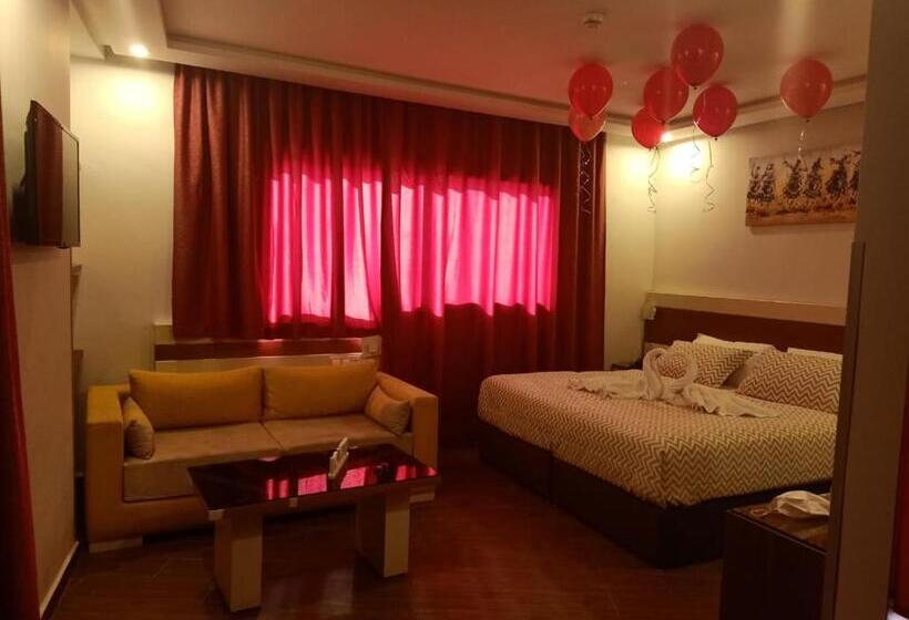 小型套房带阳台, Makarim Tetouan