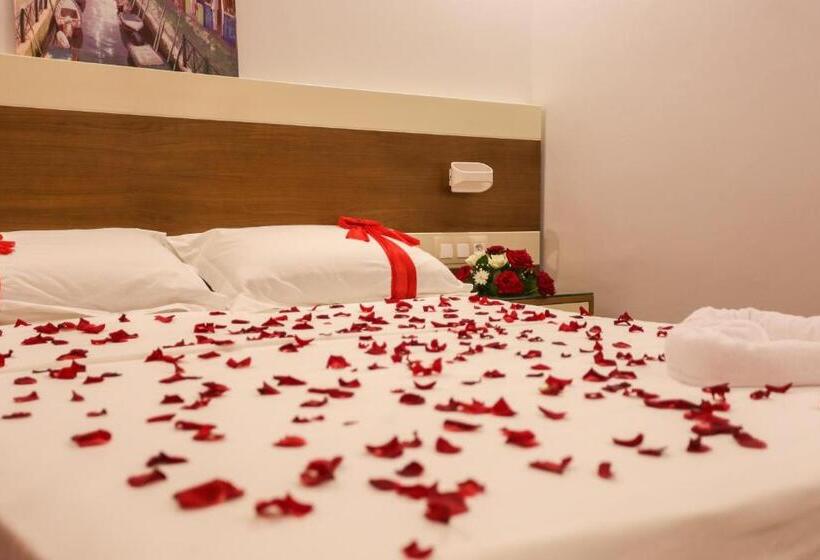 标准间, Makarim Tetouan