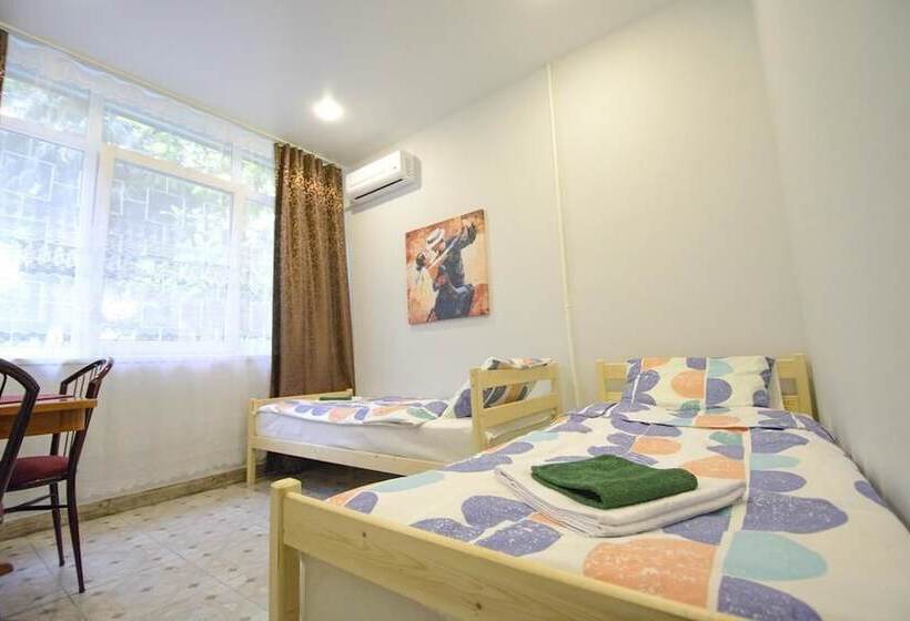 اتاق استاندارد, Moe More