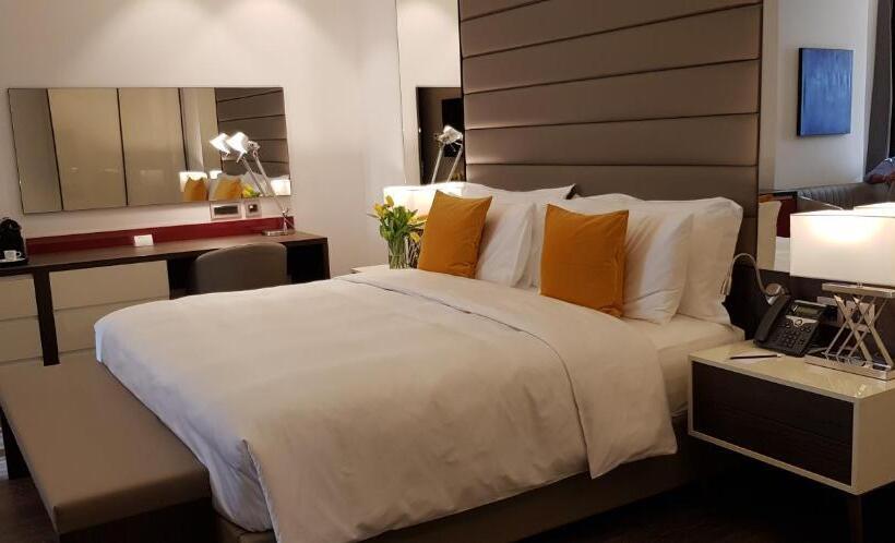 اتاق خانوادگی, Swissbelboutique Bneid Algar Kuwait