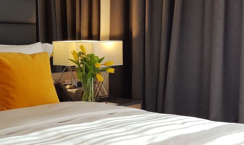 جناح جونيور, Swissbelboutique Bneid Algar Kuwait