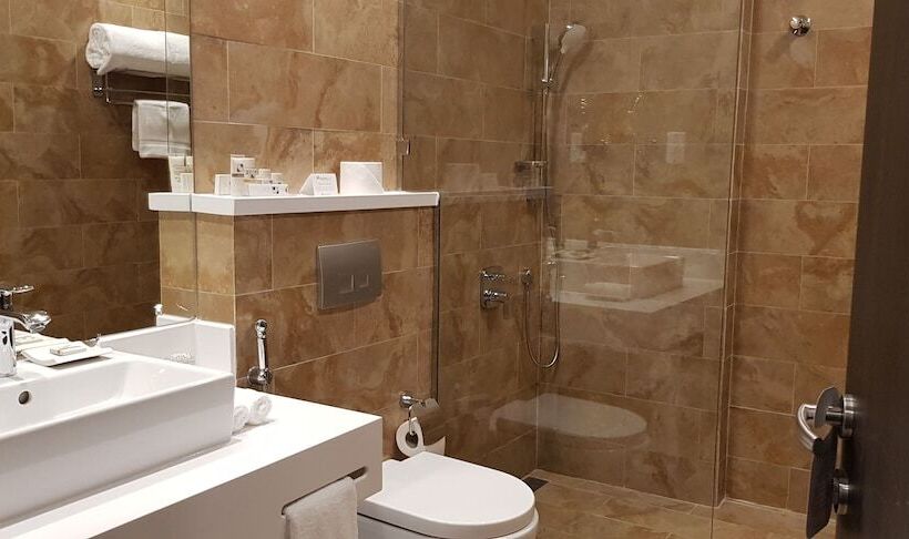 اتاق خانوادگی, Swissbelboutique Bneid Algar Kuwait