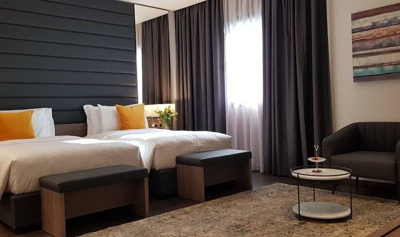 اتاق خانوادگی, Swissbelboutique Bneid Algar Kuwait
