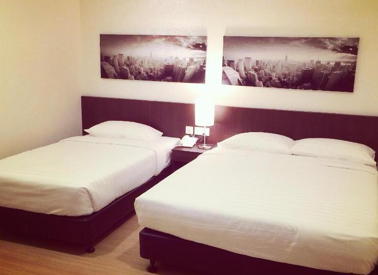 חדר משפחתי דלוקס, The View