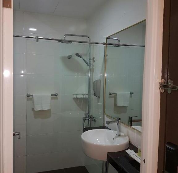 חדר פרמיום לארבעה, The View