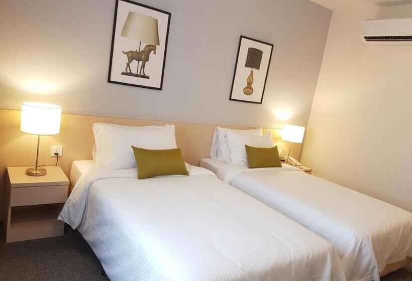 חדר פרמיום לארבעה, The View