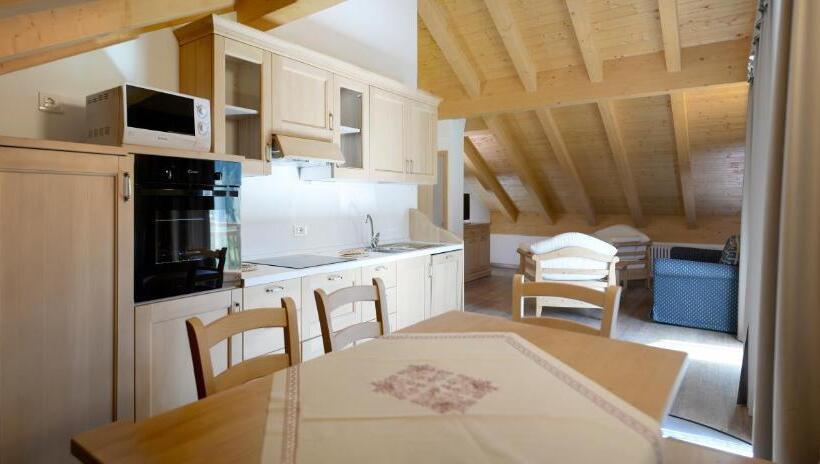 דירת שלושה חדרים, La Casa Al Noce