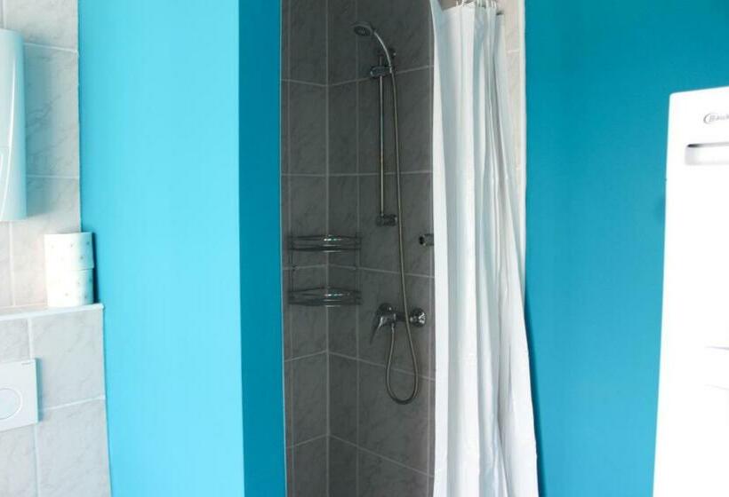 סטודיו דלוקס, Skyhostel Friedrichshafen