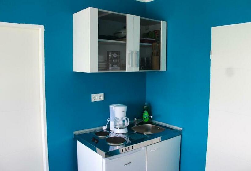 סטודיו דלוקס, Skyhostel Friedrichshafen