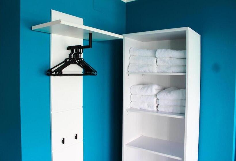 סטודיו דלוקס, Skyhostel Friedrichshafen