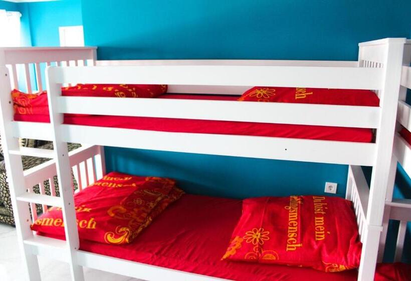 סטודיו דלוקס, Skyhostel Friedrichshafen