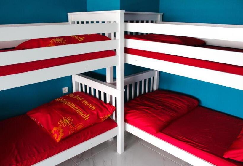 סטודיו דלוקס, Skyhostel Friedrichshafen