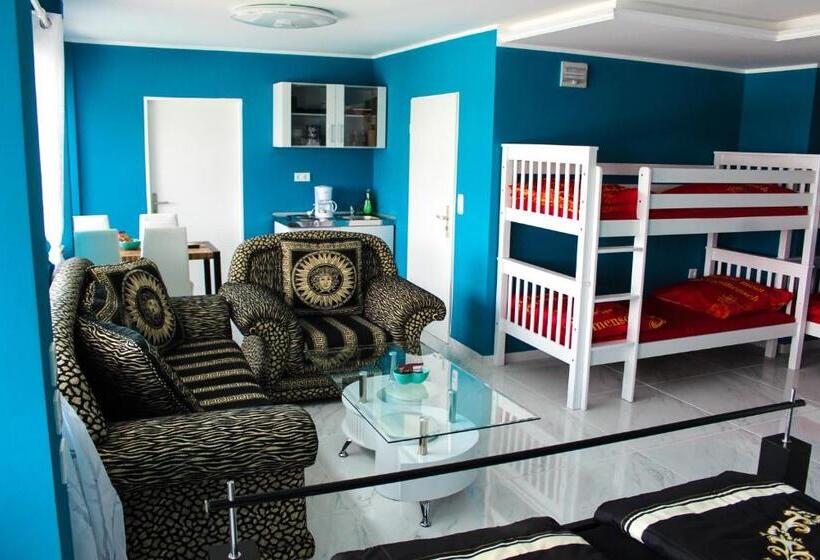 استودیوی لوکس, Skyhostel Friedrichshafen