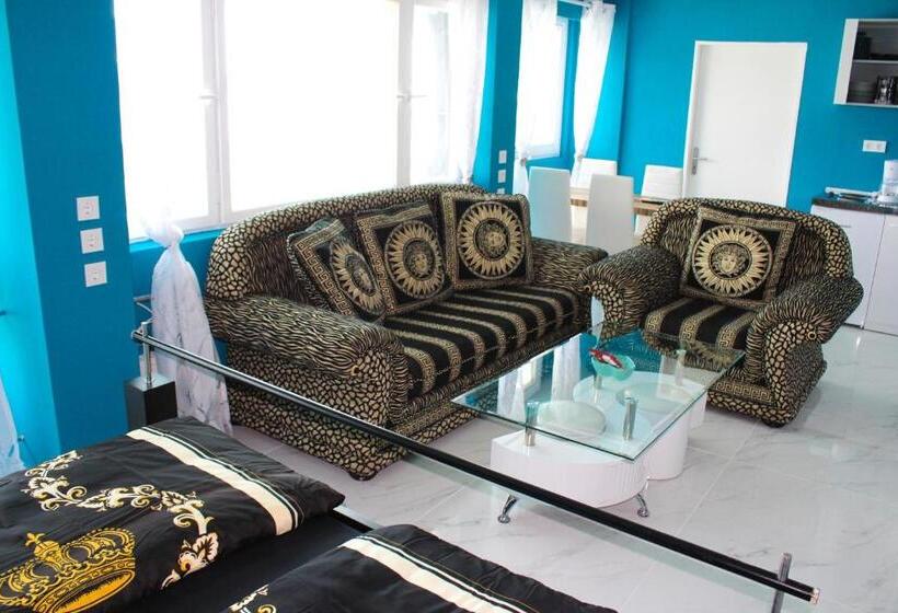 סטודיו דלוקס, Skyhostel Friedrichshafen