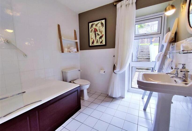 家庭套房, Barrow Lodge