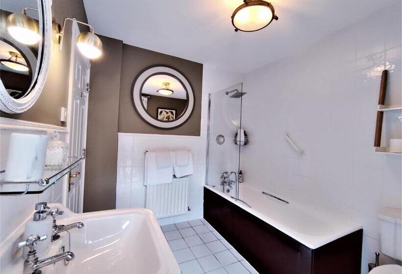 家庭套房, Barrow Lodge