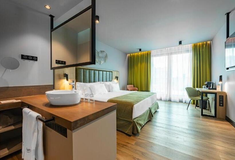 带观景的豪华间, Barcelo Budapest