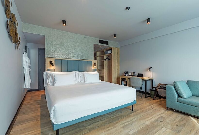 Полулюкс, Barcelo Budapest