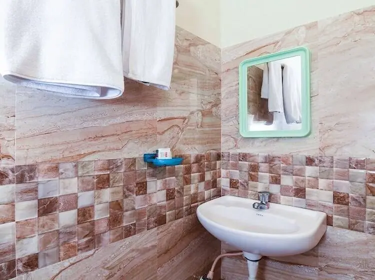 スタンダードルーム, City Heart - A Comfortable Stay By Oyo Rooms