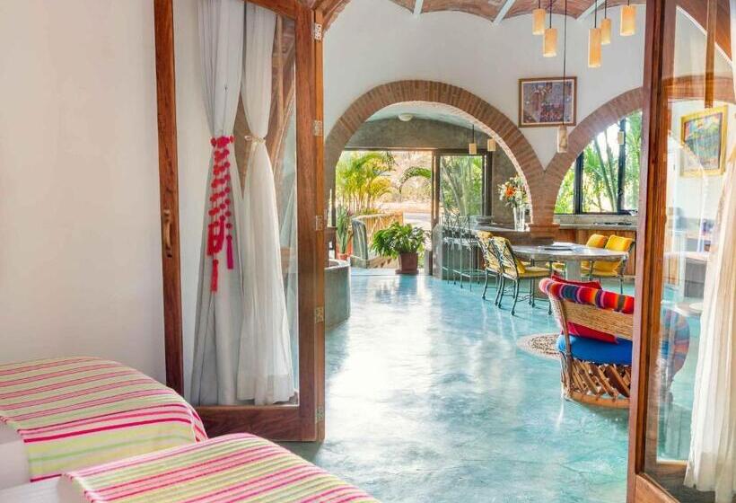 ویلای 2 خوابه, Villa Amor