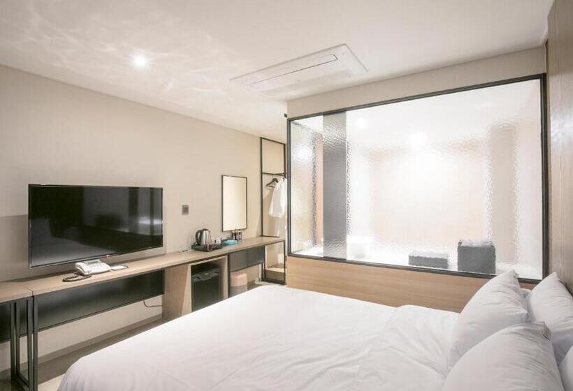 Habitació Estàndard, Wolmido