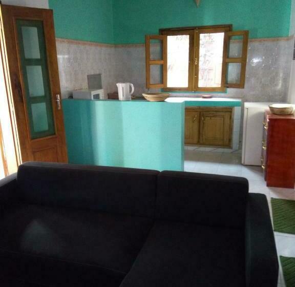 اتاق استاندارد, Chez Coumba Et Daniel