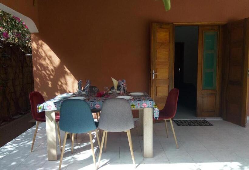 اتاق استاندارد, Chez Coumba Et Daniel