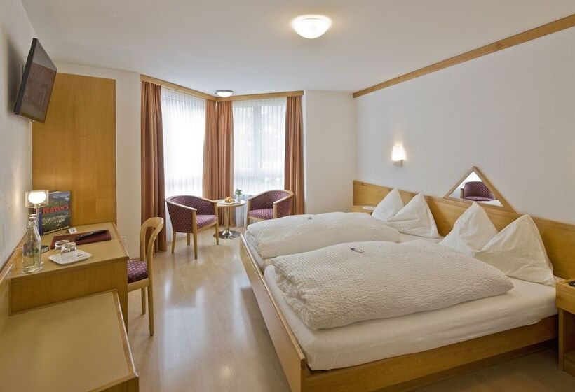 חדר סטנדרט, Alex